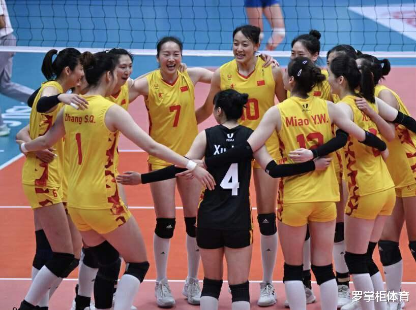 祝贺！中国女排3-0日本夺冠，姑娘们喜极而泣，3位新人表现真抢眼(2)