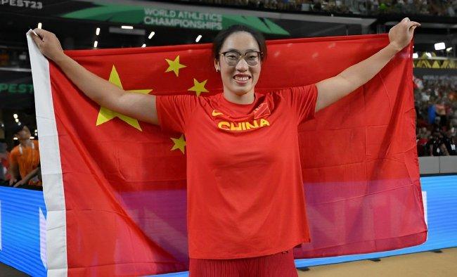 中国夺2023世锦赛首枚奖牌 冯彬68米20获铁饼季军(1)