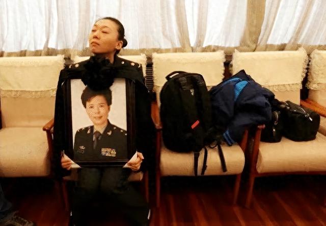 2013年，女排老队员陈招娣去世，追悼会上的一幕令人痛心(1)