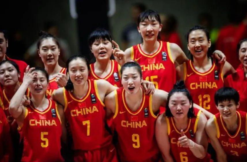 中国足篮排三大球男女队的现状，女子哪点不如男？(1)