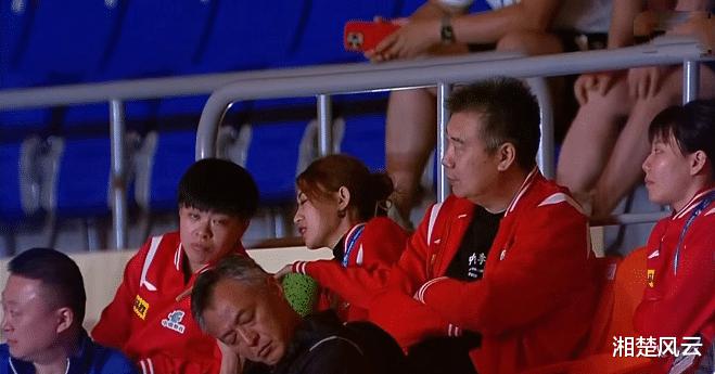 王曼昱夺得女单冠军，奥运积分仍落后莎梦同，秦志戬看比赛睡着了(4)