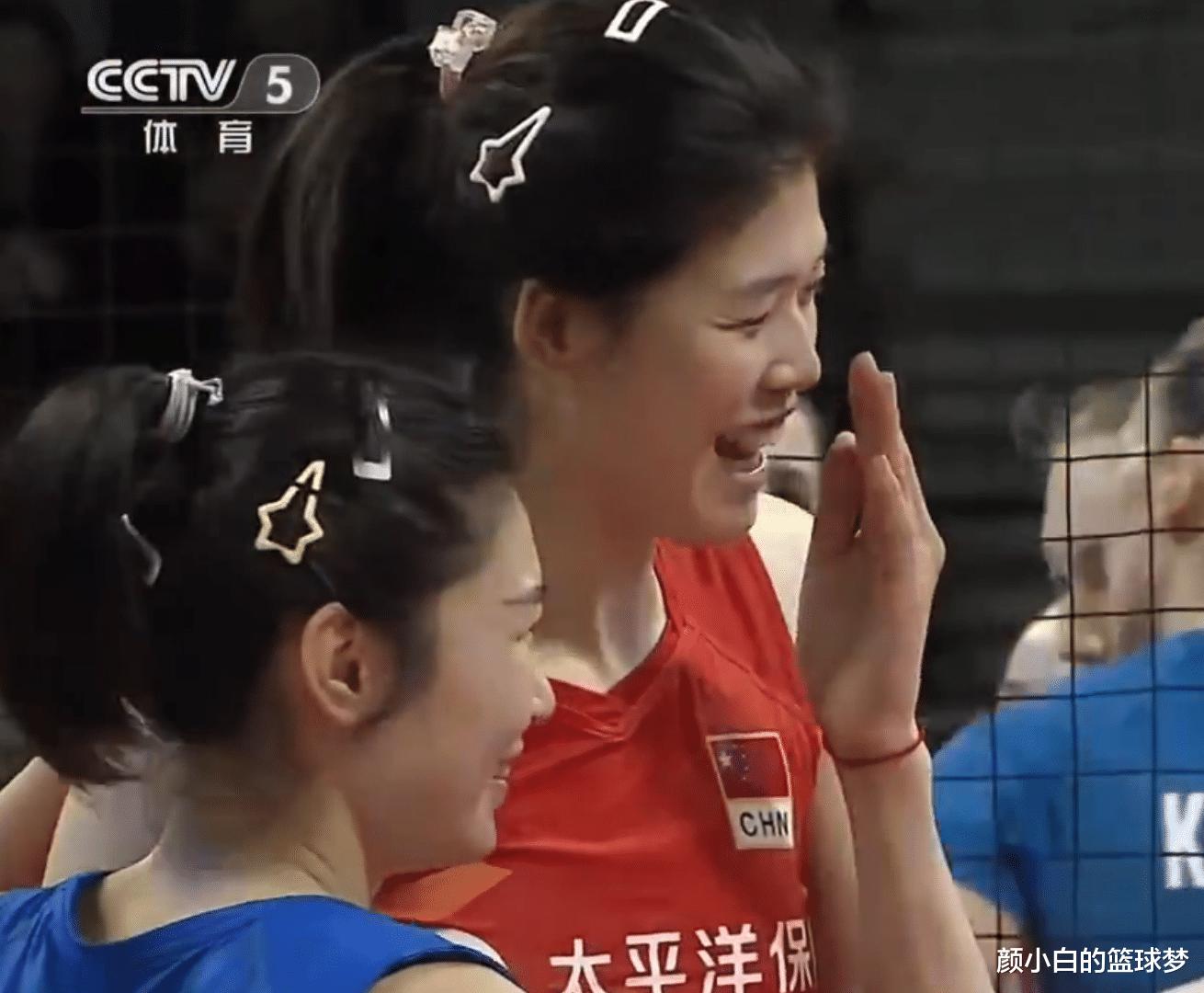 中国女排第三个3-0重回A组第1！2米巨人后排保障 李盈莹连下关键分(4)