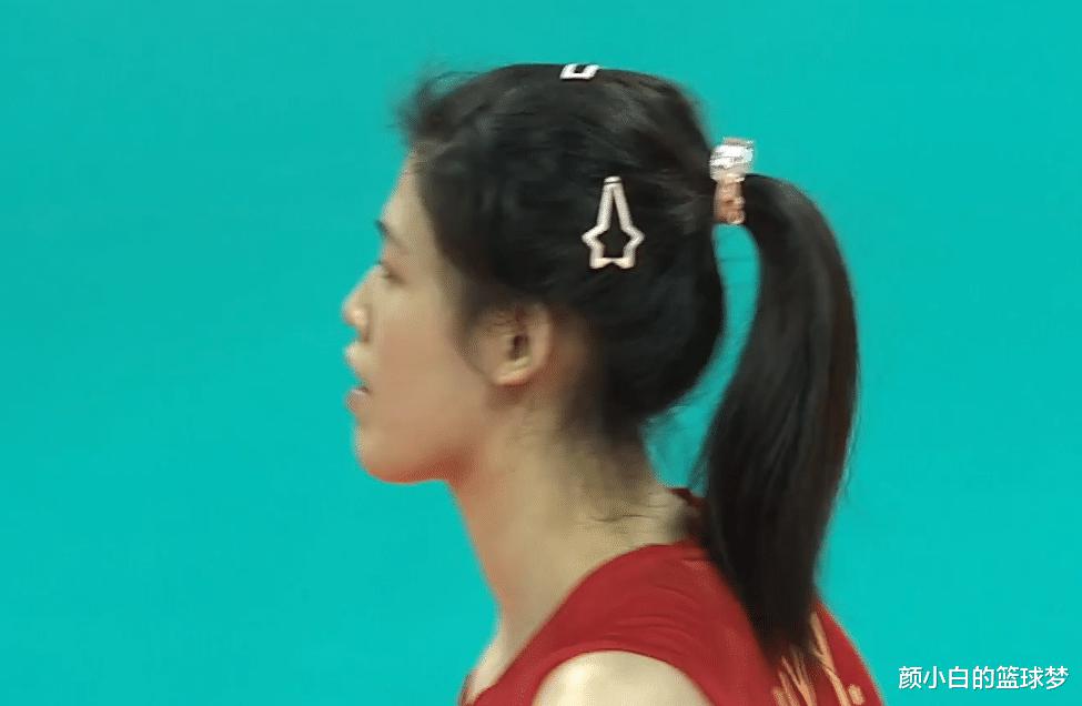 中国女排第三个3-0重回A组第1！2米巨人后排保障 李盈莹连下关键分(6)