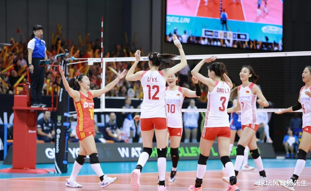 惊爆！中国女排3比1逆袭塞尔维亚，意外失去晋级巴黎奥运会的机会(2)