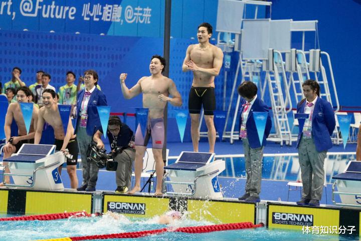 秒杀美国夺冠成绩！中国游泳4大天才爆发，1个月提升2秒火箭蹿升(2)
