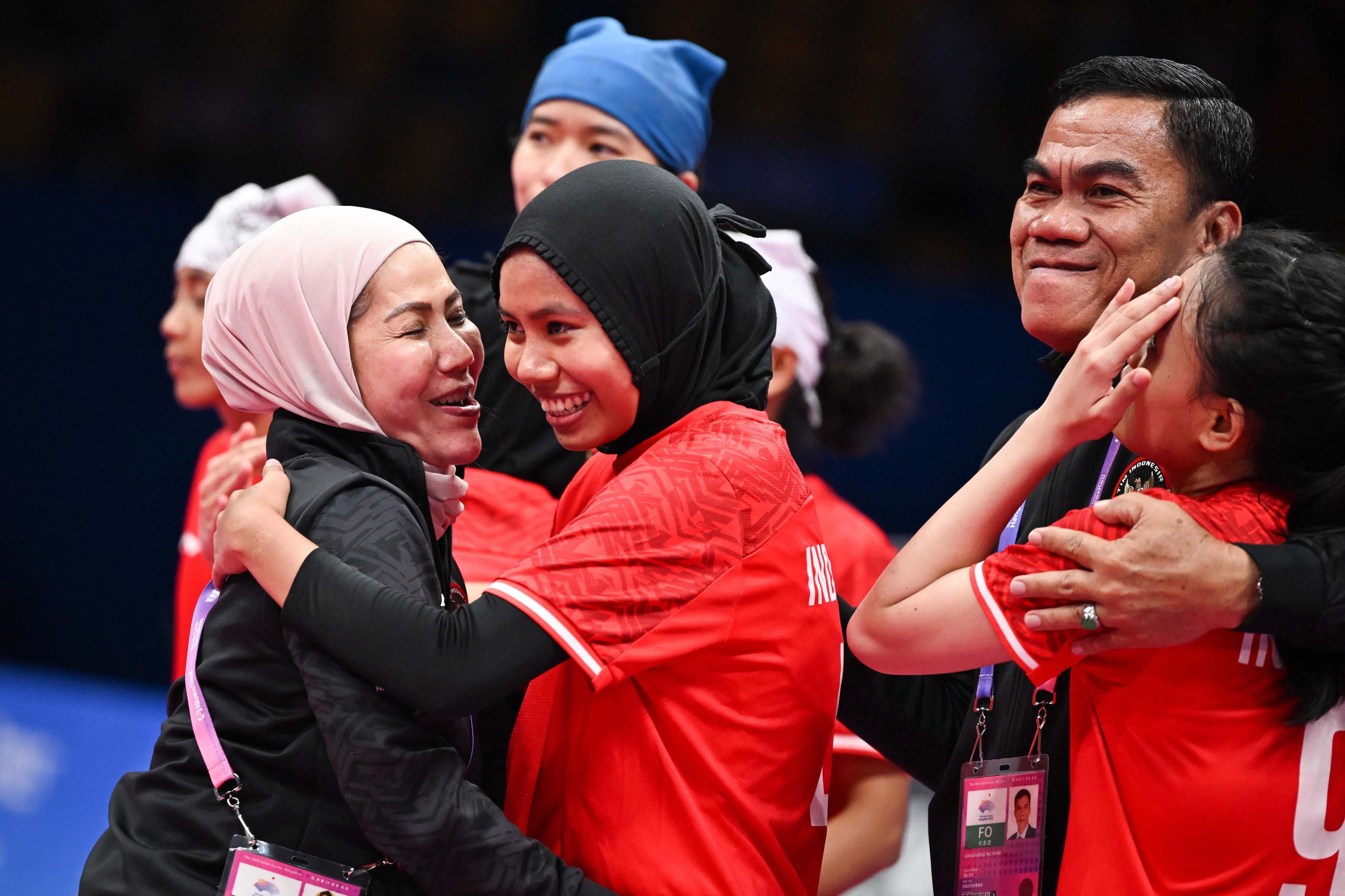 女子四人半决赛：印度尼西亚队晋级决赛(1)