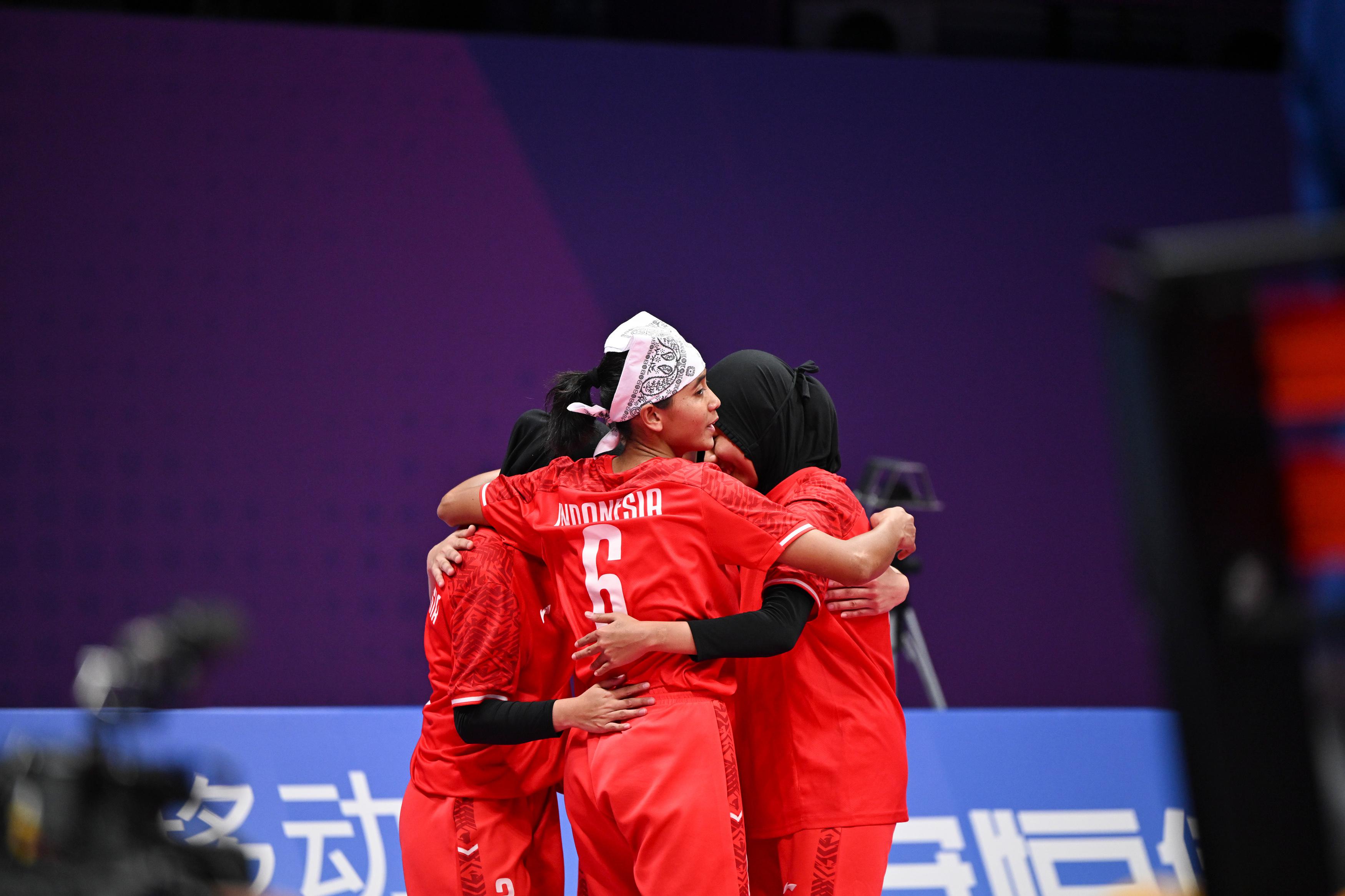女子四人半决赛：印度尼西亚队晋级决赛(2)