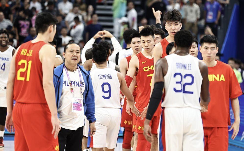 中国男篮输菲律宾引众怒 苏群开骂：球员只知道挣钱 篮坛会地震(2)