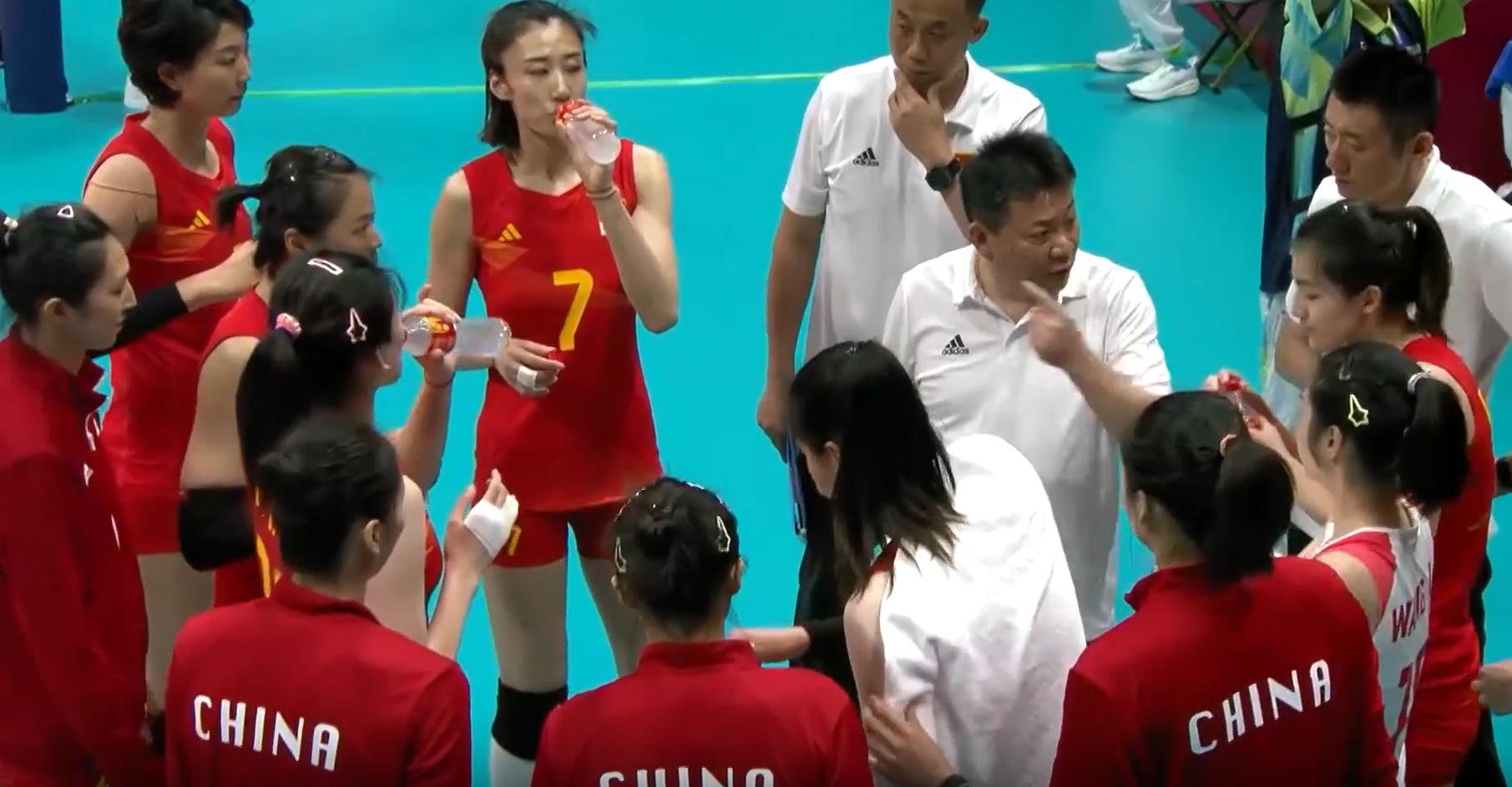 3-0！中国女排晋级决赛，单局大逆转，将与日本队争夺金牌(3)