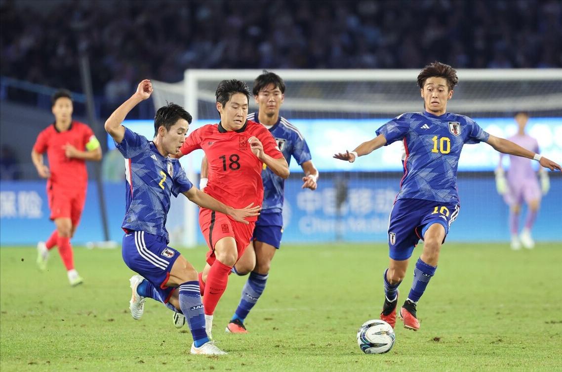 亚运男足首个3连冠诞生，亚洲第4爆发30分钟逆转，日本队1-2倒下(3)