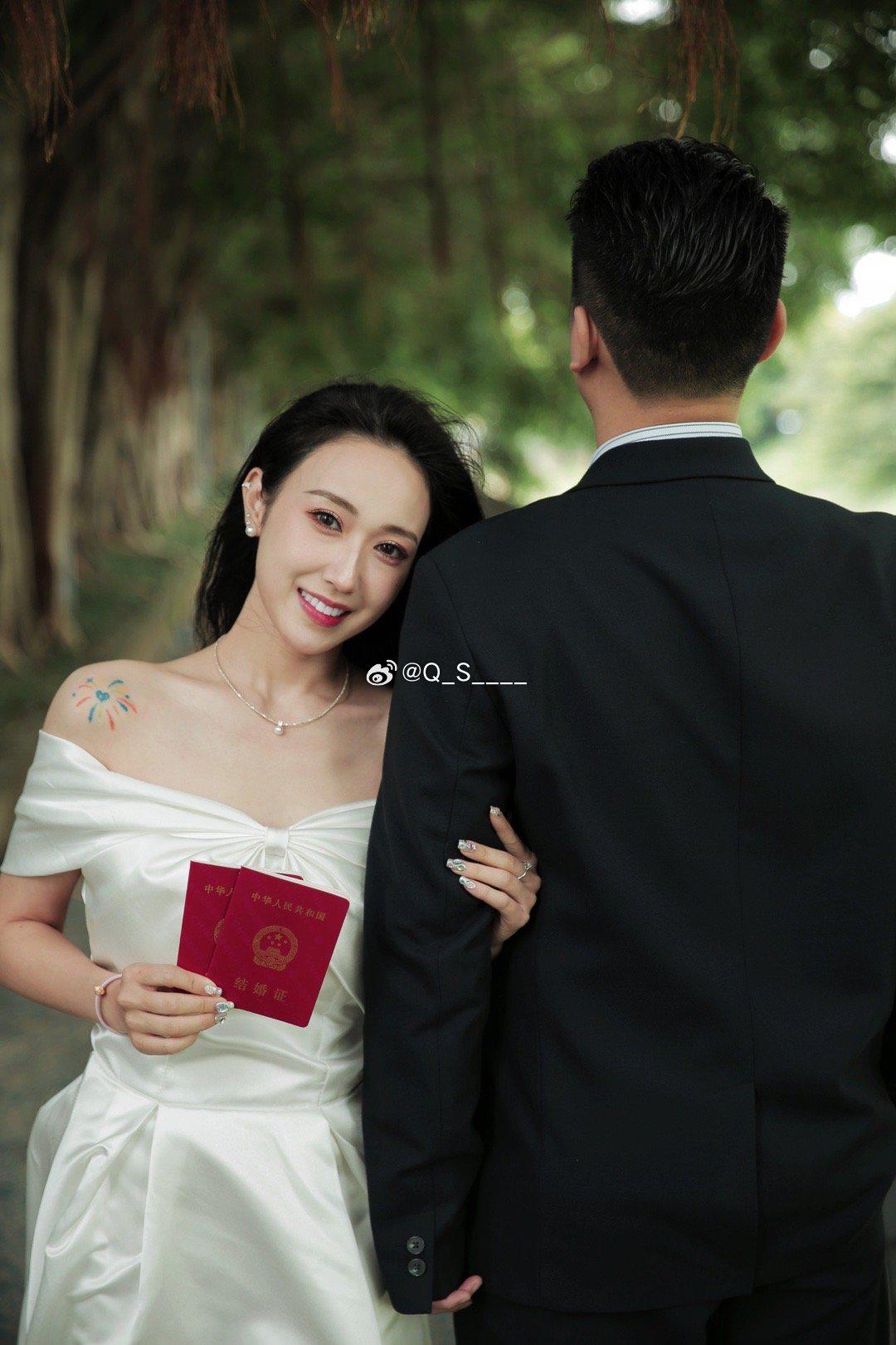 祝福！中国体坛又一女神领证结婚，曾因退役后变得太美被质疑整容(2)