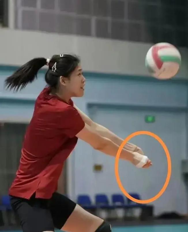 好消息！中国女排一姐正式回应伤病问题，已获得联赛休息批准(5)