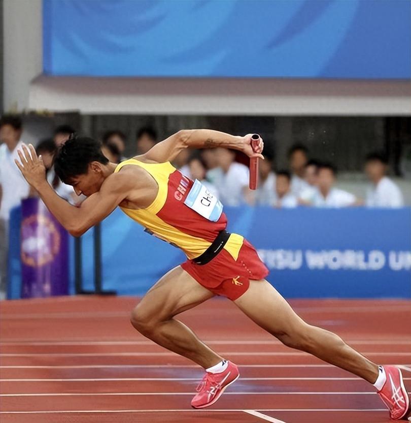 陈佳鹏，赛场上的那位出色的短跑运动员(1)