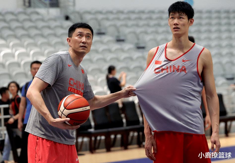 中国男篮现役最强四大内线！两人毫无争议，2米18天赋新星获重用(2)