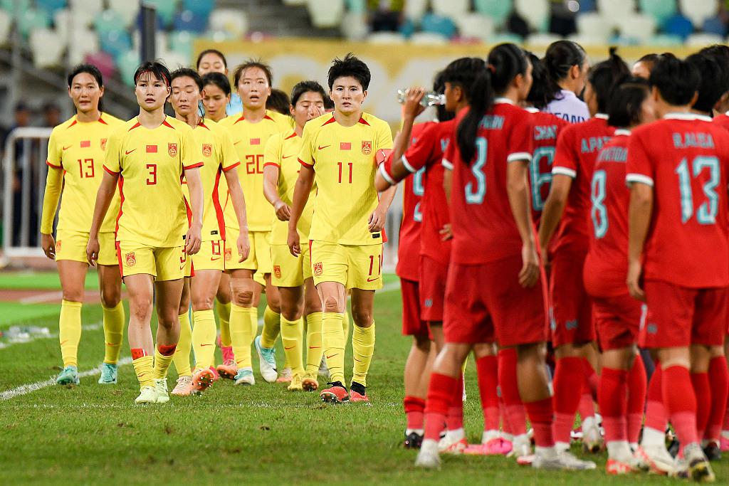 祸不单行，中国女足奥预赛生死战难了，球迷：输球借口已经找好(2)