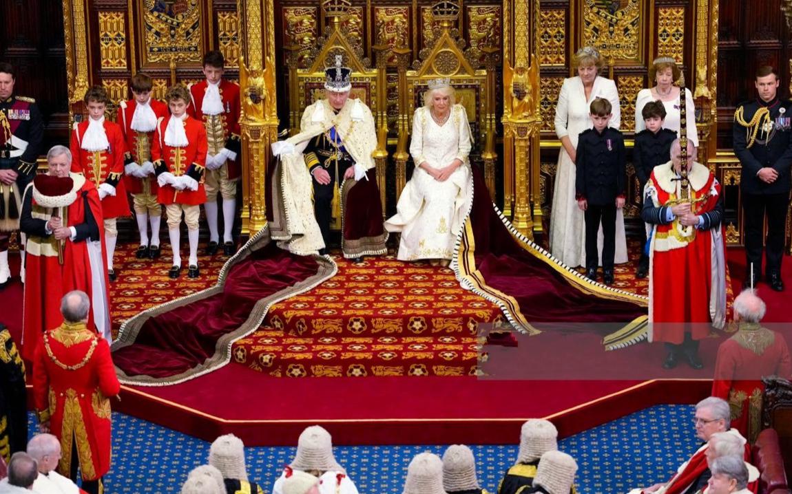 英王首次出席议会开幕式，提袍童子没有乔治，长子威廉也缺席(1)