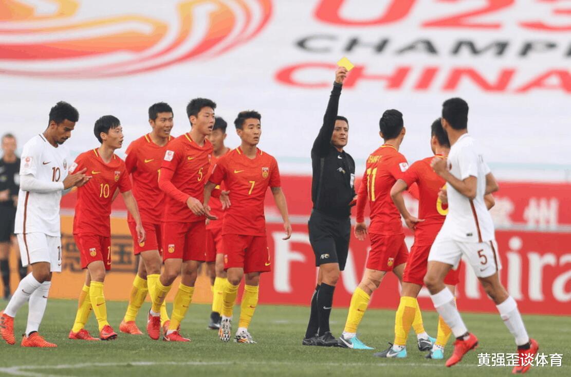 中国队在主场遇到黑哨，即使拥有世界球星，韩国队赢得并不光彩？(5)