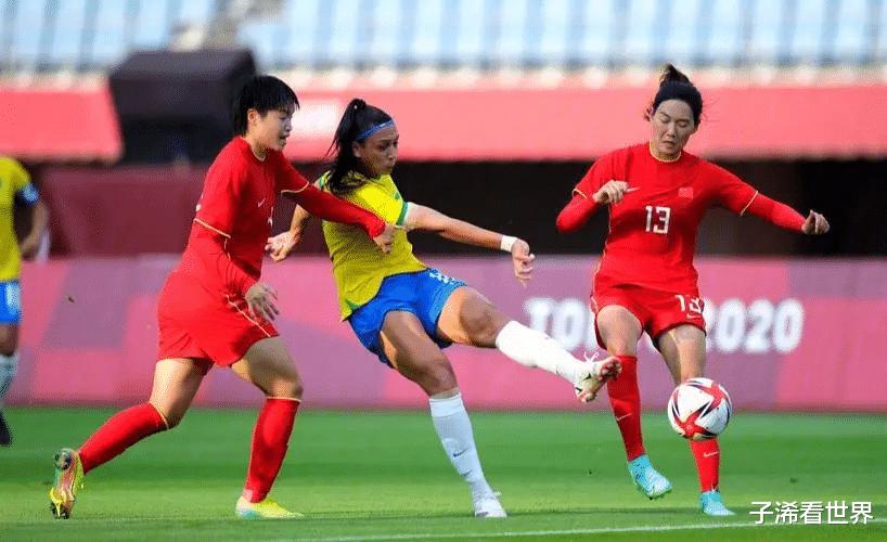 绝了！天津媒体曝出争议猛料：中国女足再收坏消息，球迷骂声一片(3)
