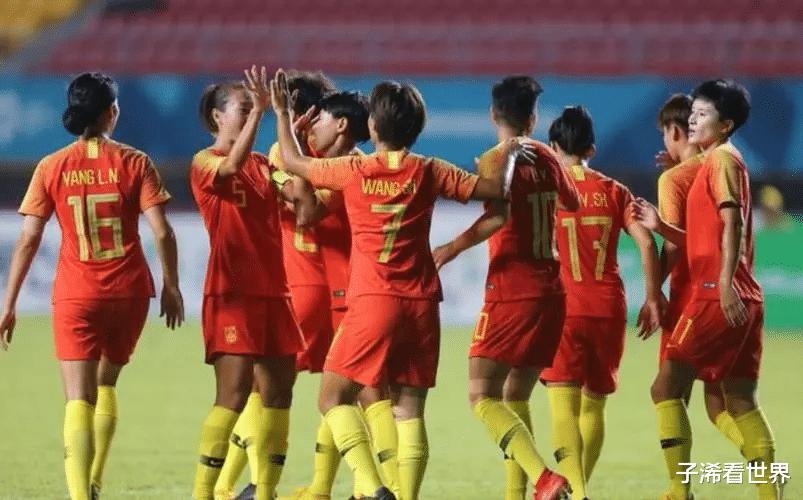 绝了！天津媒体曝出争议猛料：中国女足再收坏消息，球迷骂声一片(5)