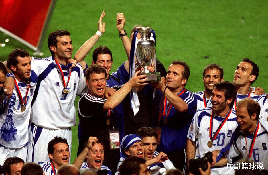 欧洲杯历史上最尴尬的两个冠军，都曾在96年以后拿到倒数第一(3)