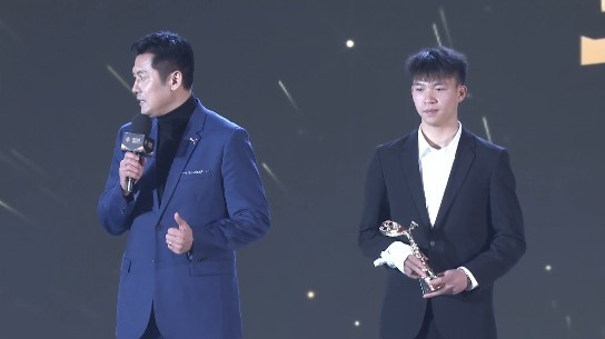 亚少赛3战3球！官方：浙江队球员王钰栋获得中国金童奖（U17）(3)