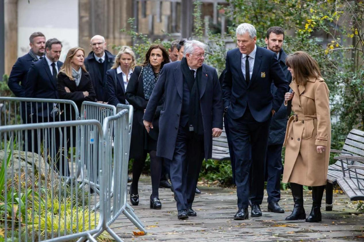 【众人送别传奇】博比·查尔顿爵士的葬礼在曼彻斯特举行！(1)