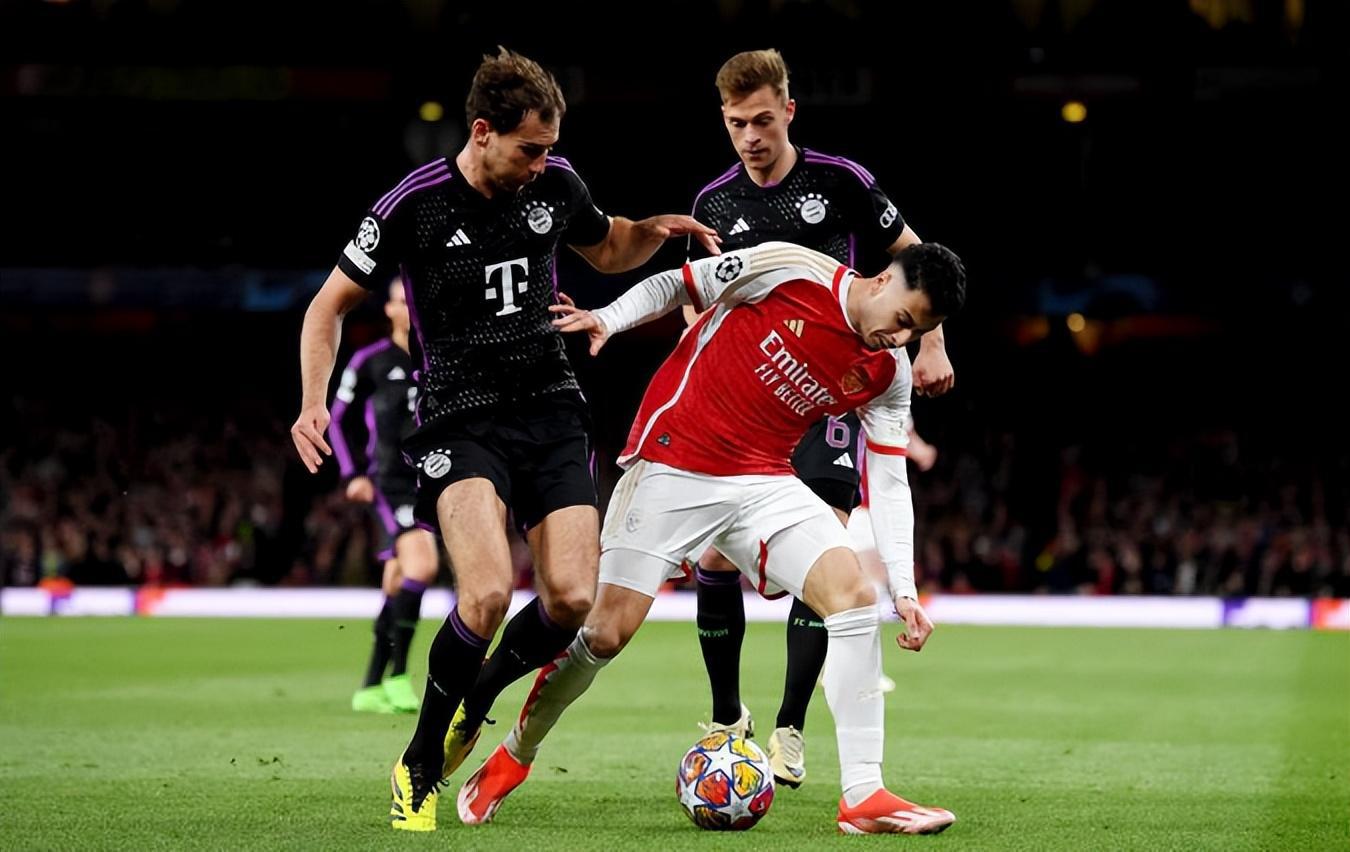 欧冠8强赛：凯恩点射拜仁2-2战平阿森纳，两次争议判罚引爆争议(4)