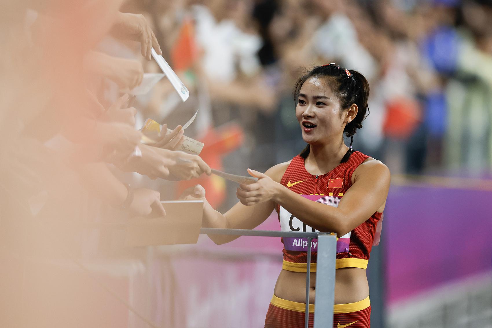 广东名将梁小静创造今年亚洲女子百米最佳成绩，陈佳鹏成为史上第五人(2)