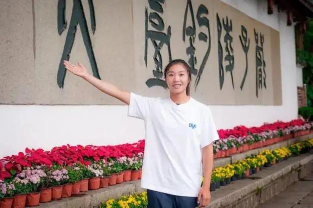 俞诗梦：她父亲的荣耀，成功拿到了巴黎奥运会参赛资格。(3)