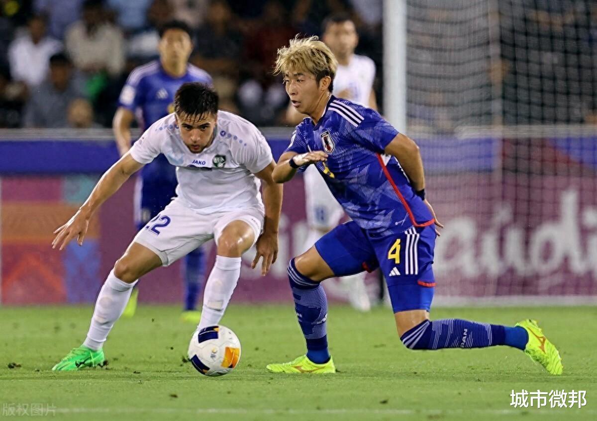 日本国奥1-0乌兹别克斯坦获得冠军，本场比赛裁判多次争议判罚(1)