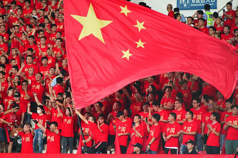 扬眉吐气！一场酣畅淋漓的胜利，中国男足距离卡塔尔世界杯又近一步(3)