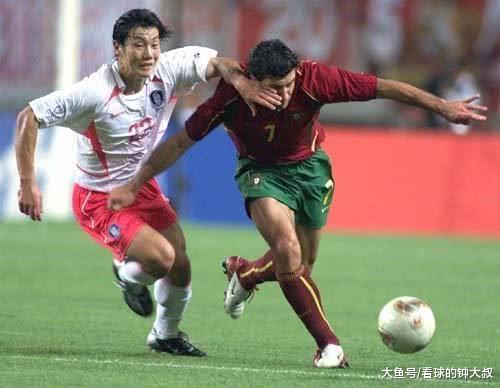 为什么世界足坛上的球员那么讨厌韩国对？某球星：你还记得2002年世界杯所发生的事吗？(3)