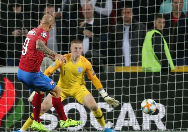没机会？法国队在欧预赛上射门排最低，胜冰岛30岁老将显威(1)