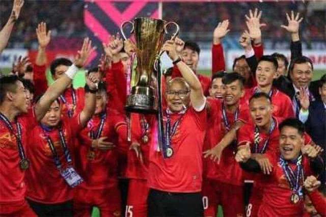 中国足球失利见证越南崛起，韩国希丁克：国足没有斗志(3)