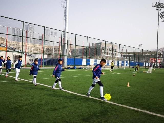 武汉市青少年优秀足球运动员，塔子湖足球基地，集中冬训(1)