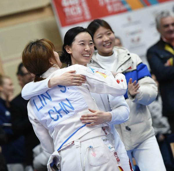 中国女重收获世界杯团体银牌 基本锁定东京奥运资格(2)