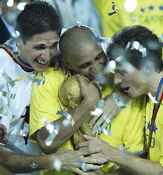 90年代少数于英超取得成功的巴西球员，“小巨人”儒尼尼奥！(6)