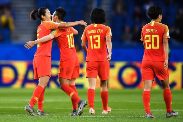 中国女足最可悲的世界级球员，教练改变了她的命运，可悲可叹(2)