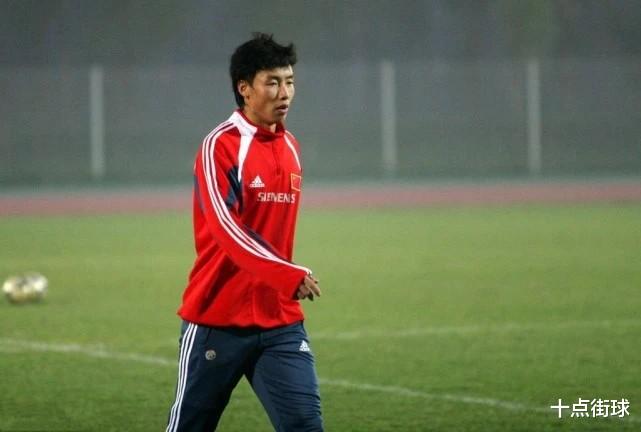 前国足天才陈涛：中国足球这个现状，多少家长还敢让孩子去踢球？(6)