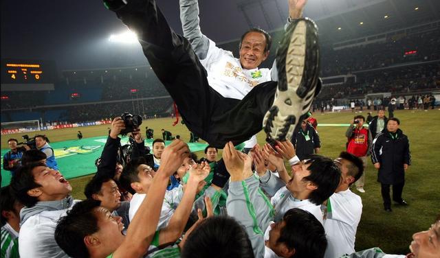 09年国安夺冠主力今何在：三个北京人留在俱乐部，3人仍未退役(13)