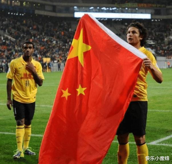 是否真的像外界所说的那样，巴西随便拉一名球员，都有机会在中国男足打上主力？(6)