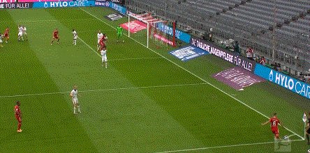 【德甲】莱万双响戴维斯伤退 拜仁2比0领先法兰克福(3)