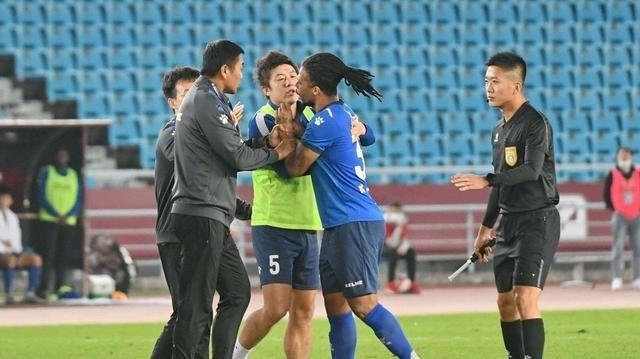 亚泰中超见！长春亚泰2-0昆山FC，贵州恒丰获胜就能保级成功(5)