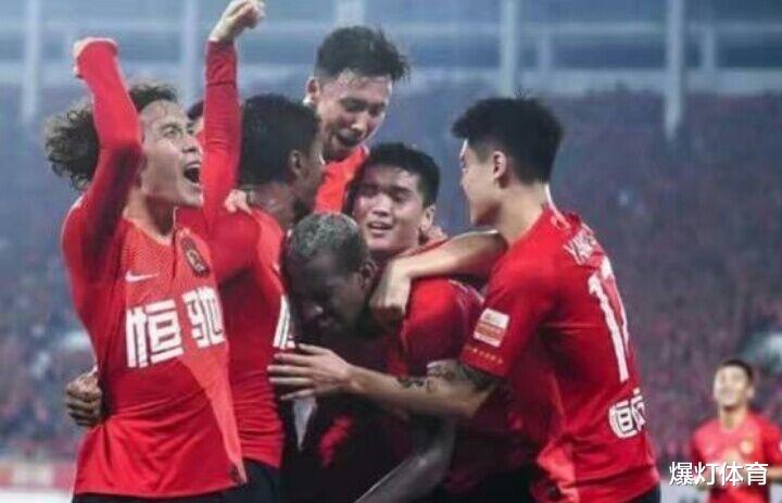 中国足球这是怎么了？恒大亚冠出局，世俱杯资格被抢，归化遭截胡(1)