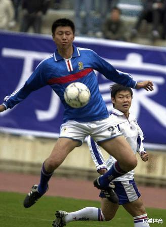 大连足球功勋球员张恩华，曾是国足队长，退役多年如今转型成教练(2)