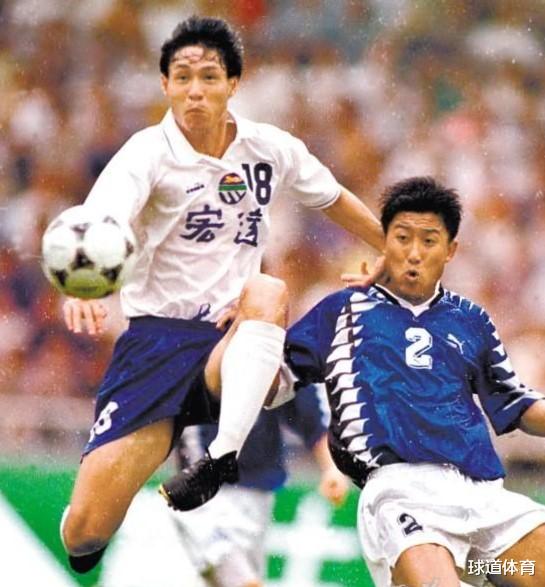 大连足球功勋球员张恩华，曾是国足队长，退役多年如今转型成教练(5)