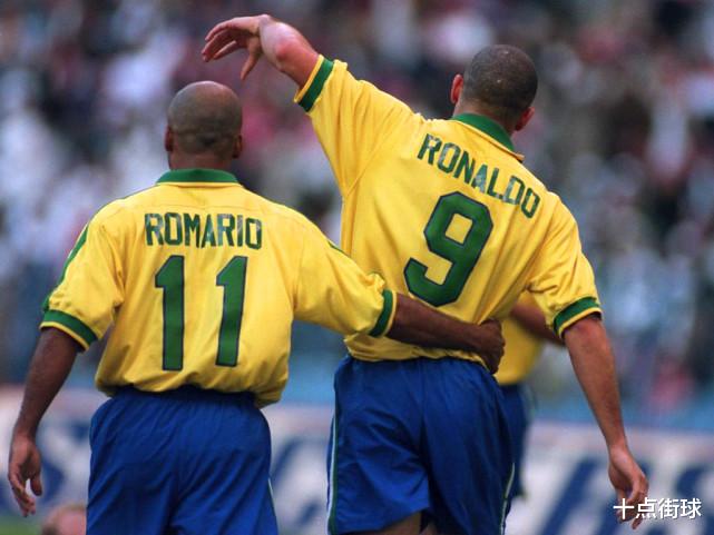 世界足坛史上最完美的双前锋组合，就是他们！(1)