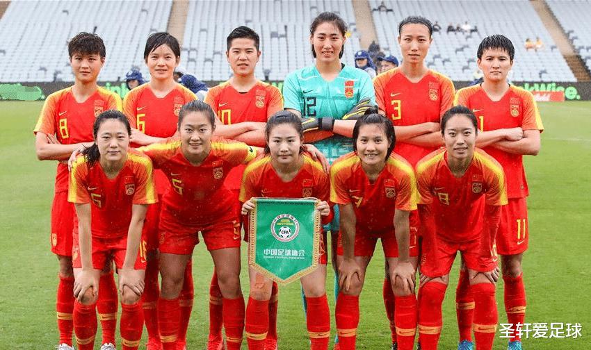 12-2！中国女足强势横扫亚洲赛场，姑娘们的倔强，触动了贾秀全(12)