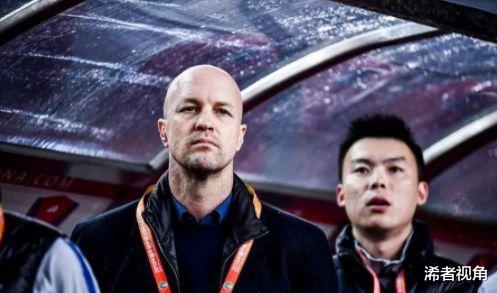 凌晨0点! 中国足球传来重磅消息: 中超名帅做出争议决定, 深足遭重创(5)