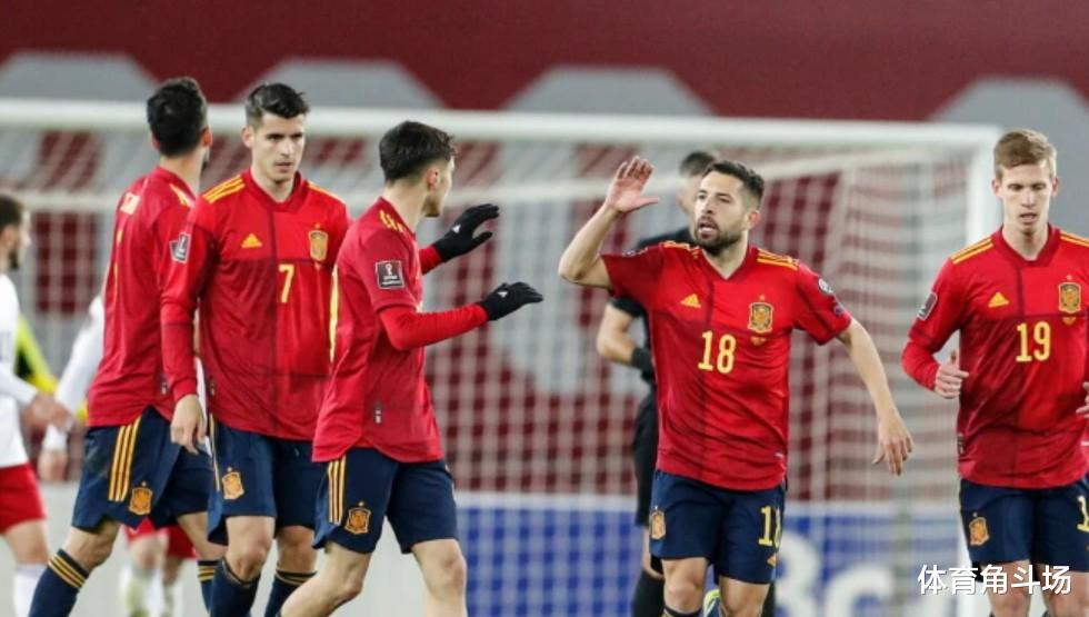 西班牙辉煌不再，主力阵容青黄不接，西班牙在欧洲杯难有作为(6)